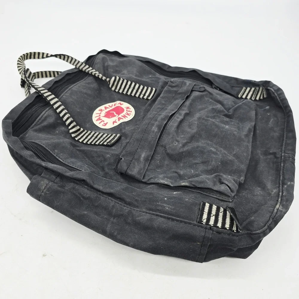Fjällräven has wear